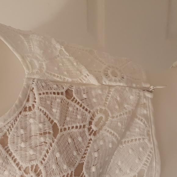 Absolutely Gorgeous Set Skirt and Crop Top - Picture 4 of 12